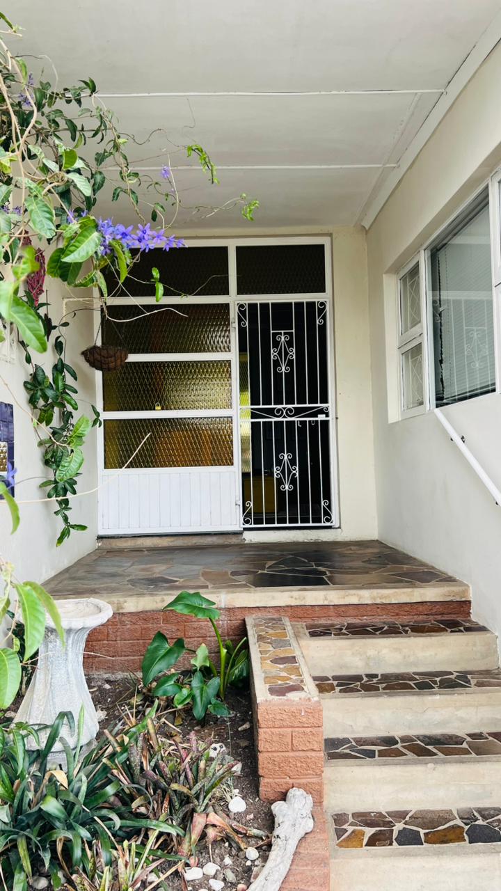 4 Bedroom Property for Sale in Berea Eastern Cape